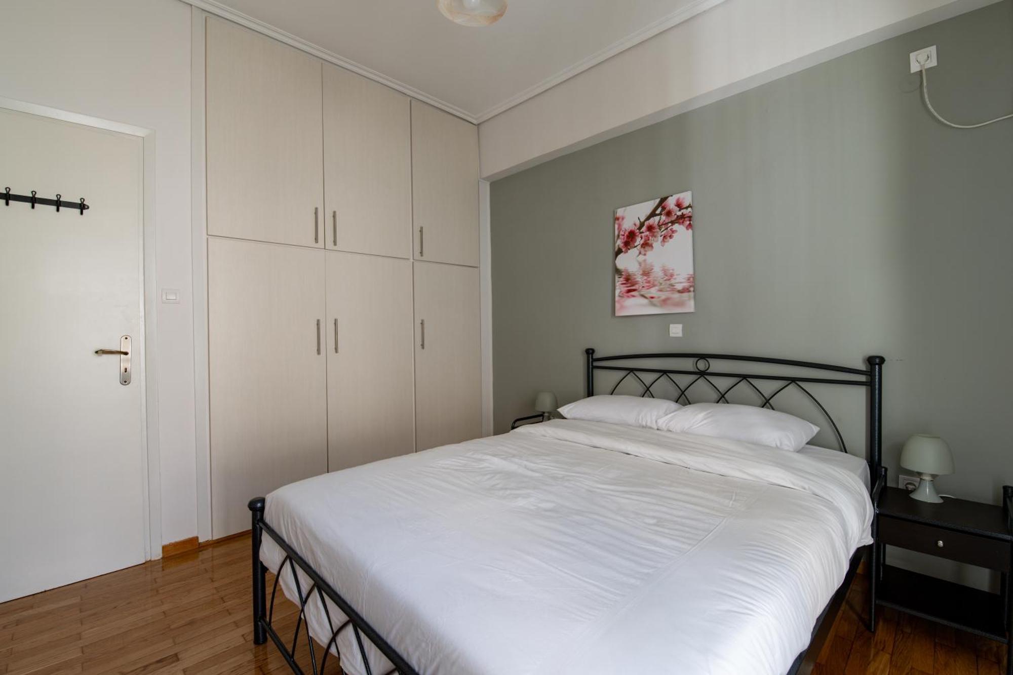Marina Zeas Livemodern Apartment