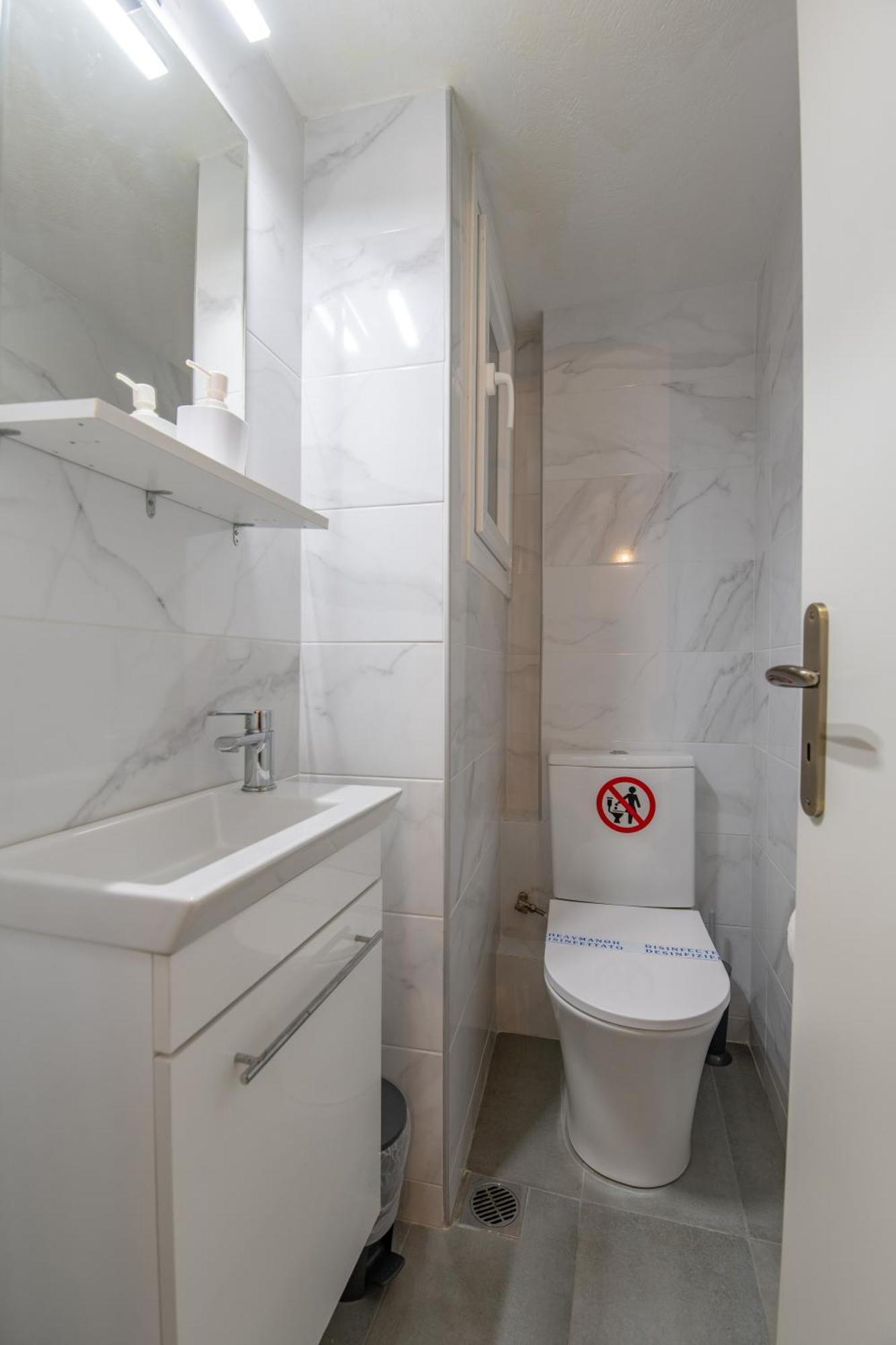 Apartment Marina Zeas Livemodern