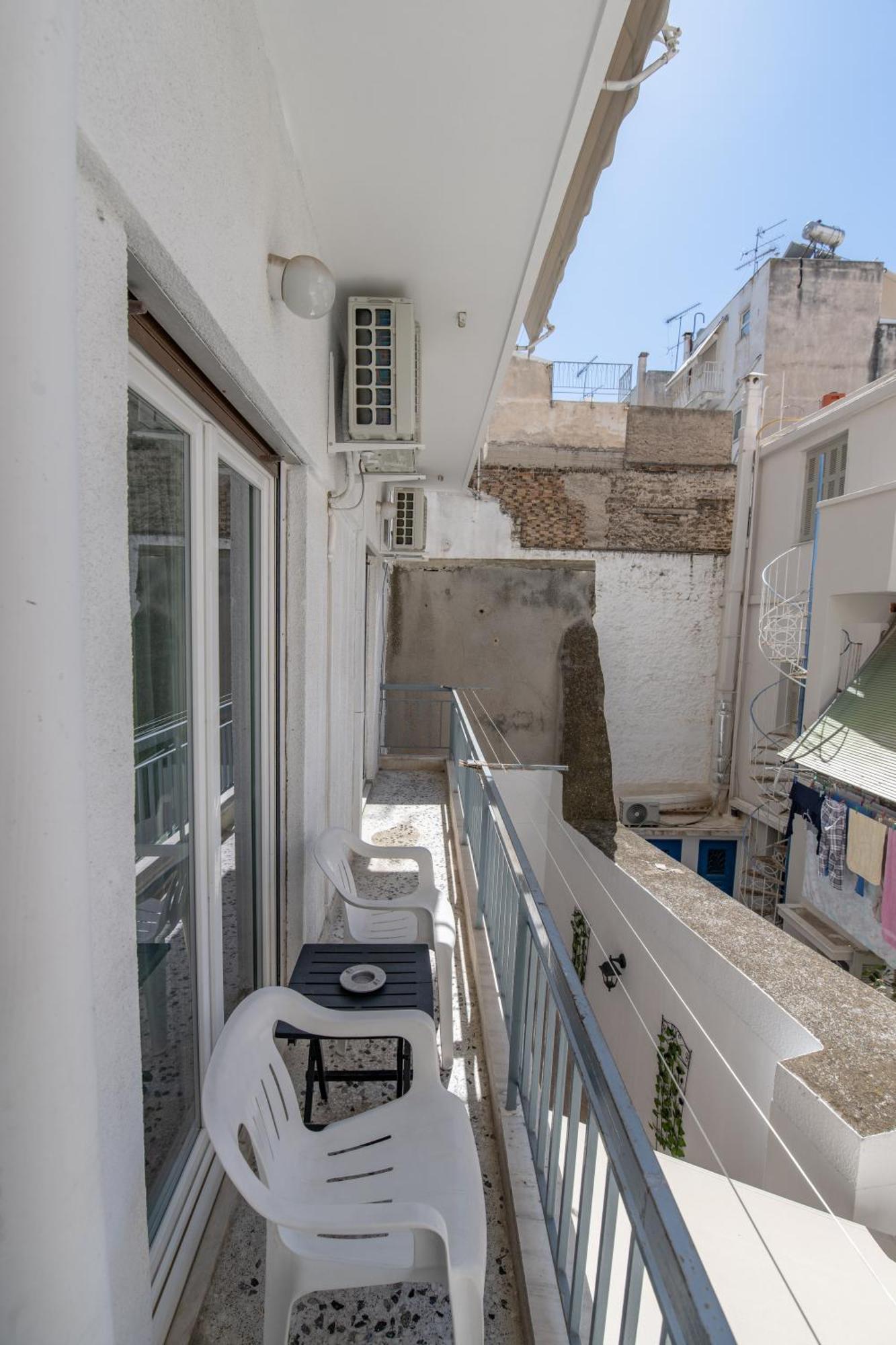 Marina Zeas Livemodern Apartment *