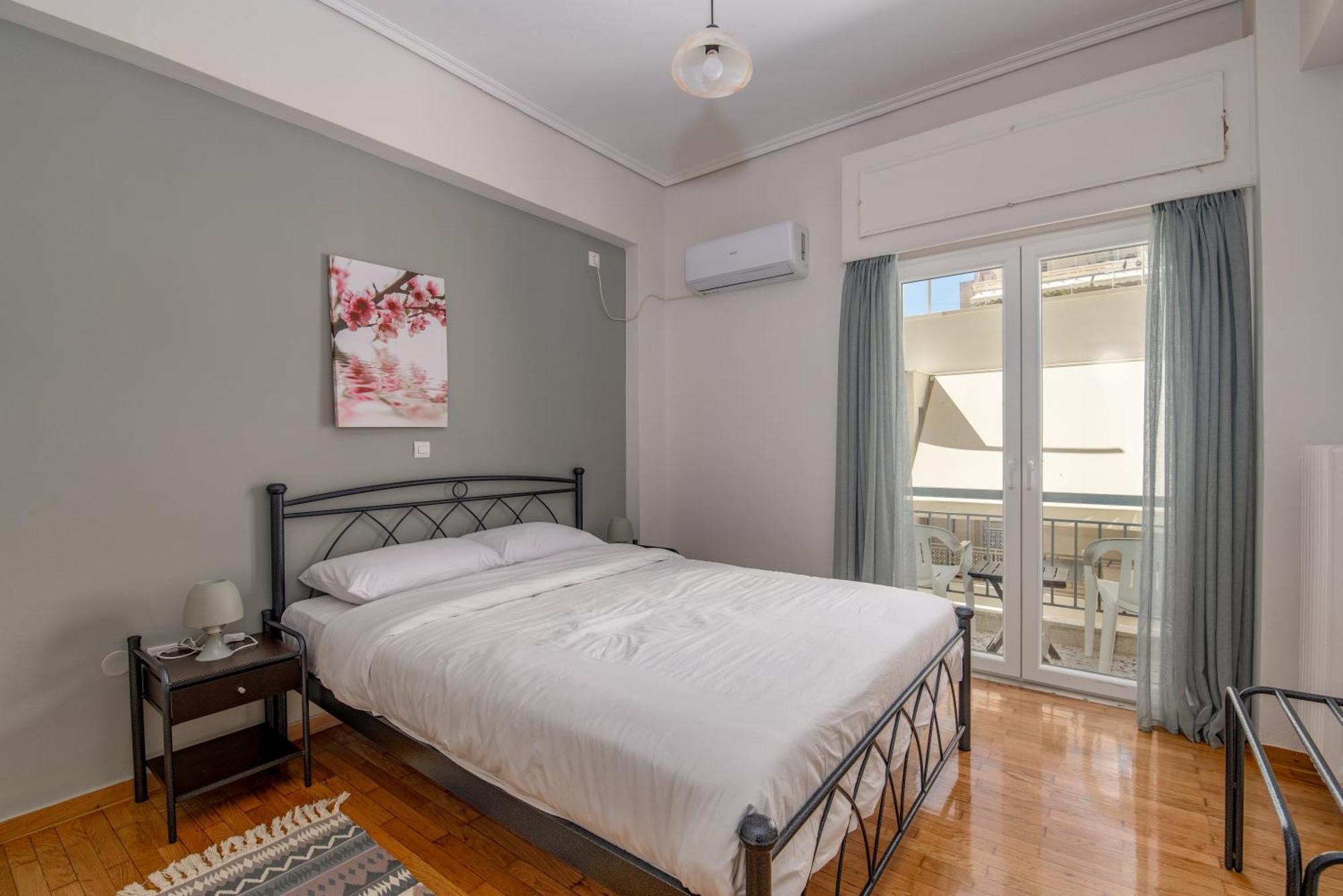 Marina Zeas Livemodern Apartment